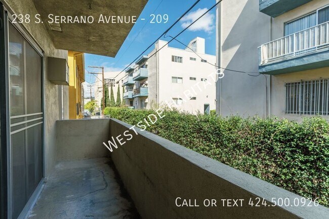 Building Photo - 238 Serrano Ave
