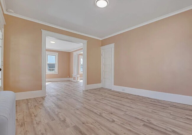 Building Photo - Newly renovated 6-bedroom, 2-bath single-family home - OPEN HOUSE - Saturday, August 1st @ 12noon