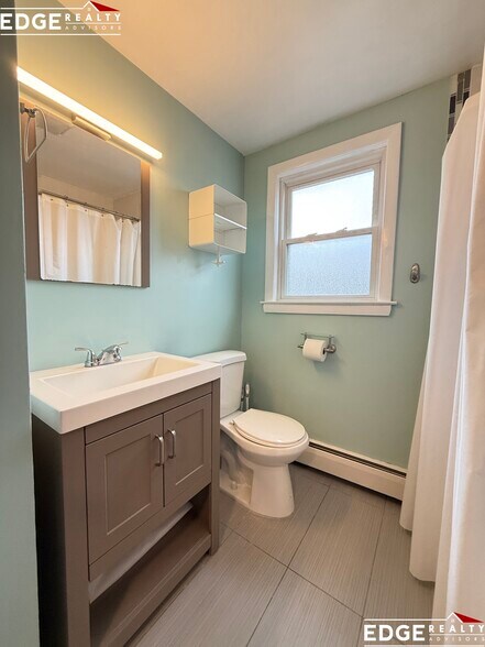 Building Photo - 110 Pine Hill Cir