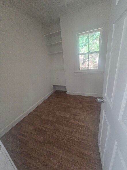 Bedroom - 20 Temple St