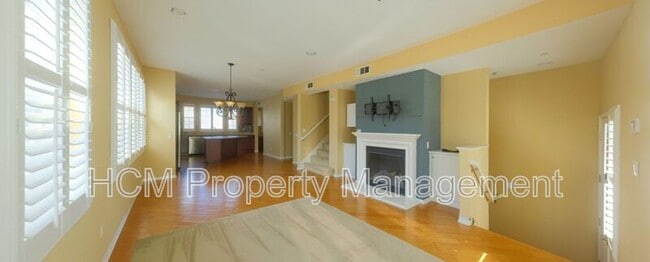 Building Photo - 2736 Cabrillo Ave