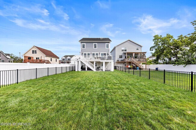 Building Photo - 619 Park Ave