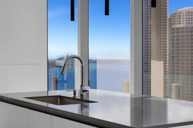 Building Photo - 300 Biscayne Blvd Way