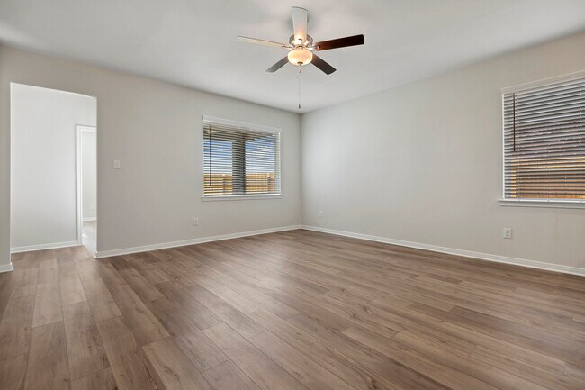 Building Photo - 400 Mystic Slopes Dr