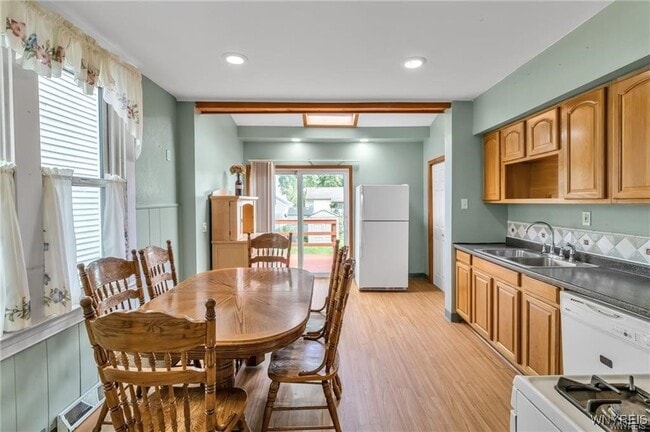 Building Photo - 120 Aldrich Pl