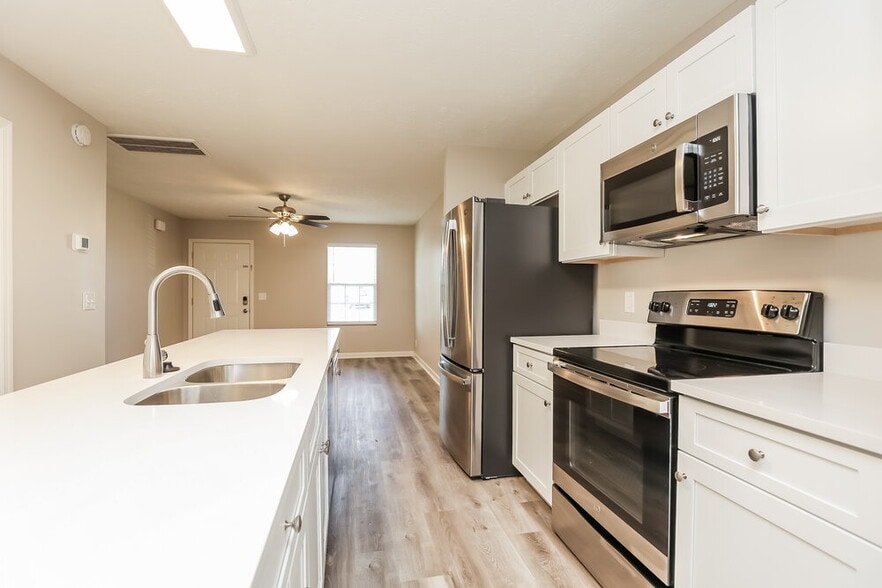 Building Photo - 5068 Tabitha St