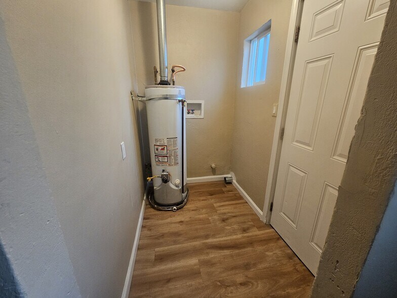 Building Photo - 108 west 9th / York St