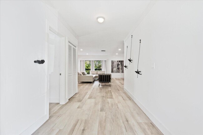 Building Photo - 11311 Pond View Dr