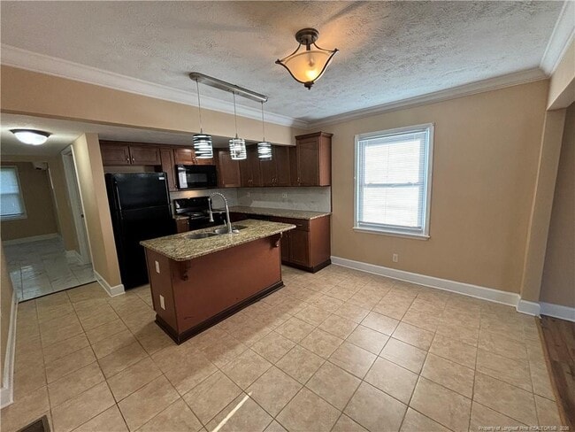 Building Photo - 931 Fleetwood Dr