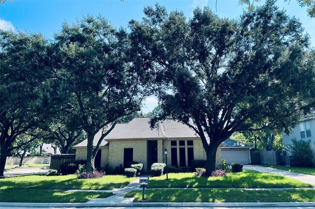 Primary Photo - 1020 Sugardale Ct
