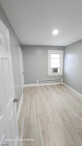 Building Photo - 178 Vassar Ave