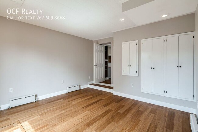 Building Photo - 2553 Salmon St