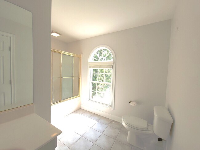 Building Photo - Knoxville 37934 - 4 bedroom, 3.5 bath home...