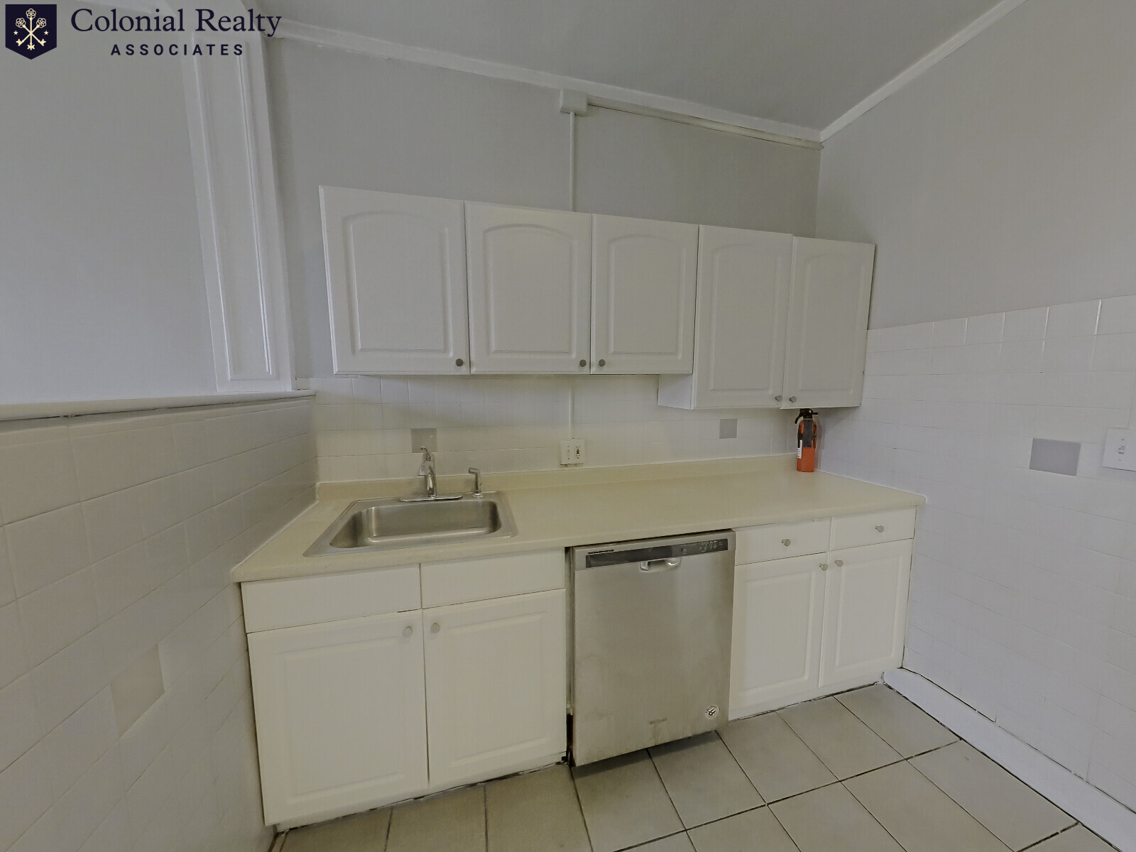 Building Photo - 330 St Paul St