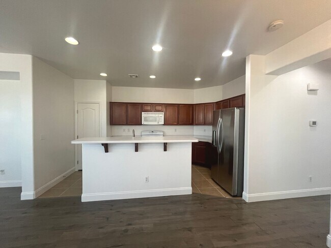 Building Photo - Stylish single-story living with 3 bedrooms, 2 baths, plus a versatile den — 1,489 sq ft of comfo...