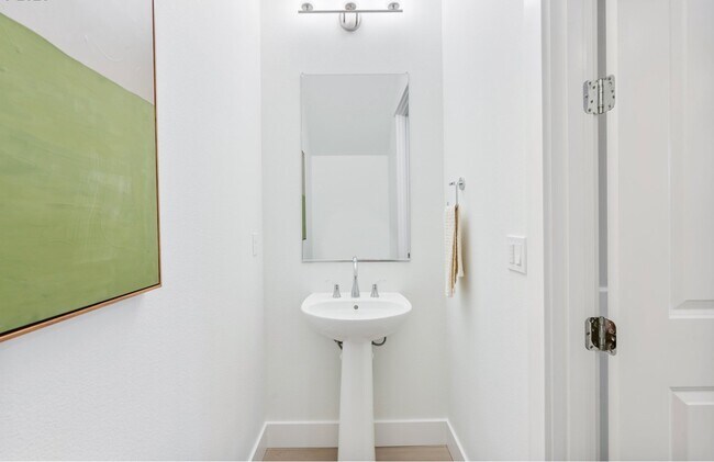 Building Photo - 15628 NW Raywood Ln