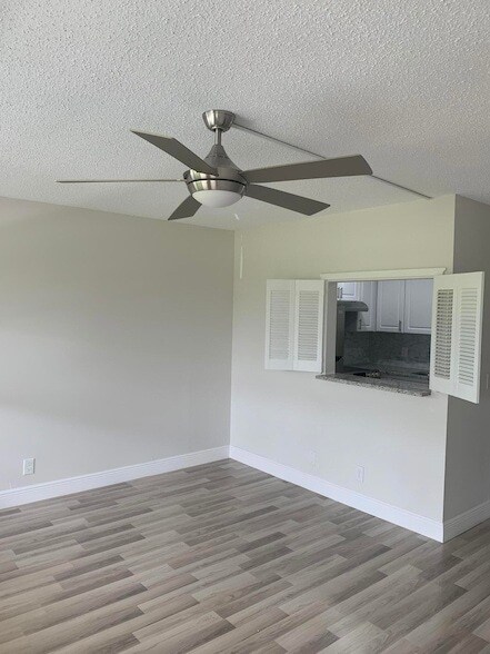 Building Photo - 204 Canterbury I