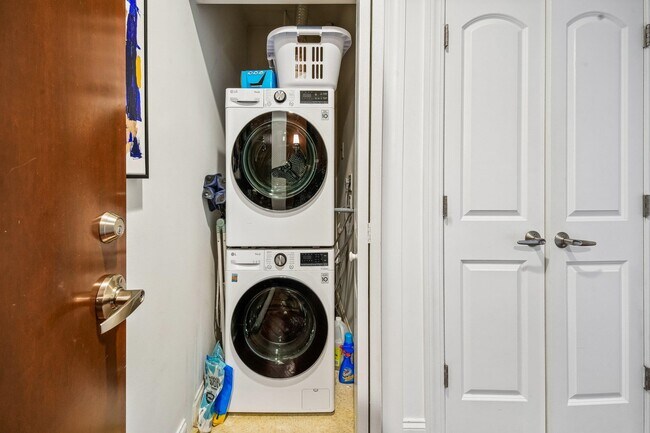 Building Photo - 22 Ave at Port Imperial