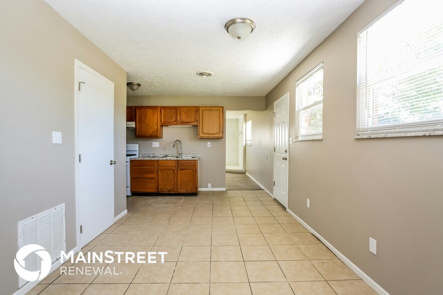 Building Photo - 1305 Coburg Rd