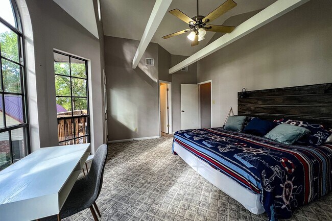 Building Photo - 191 Deerwood Trl