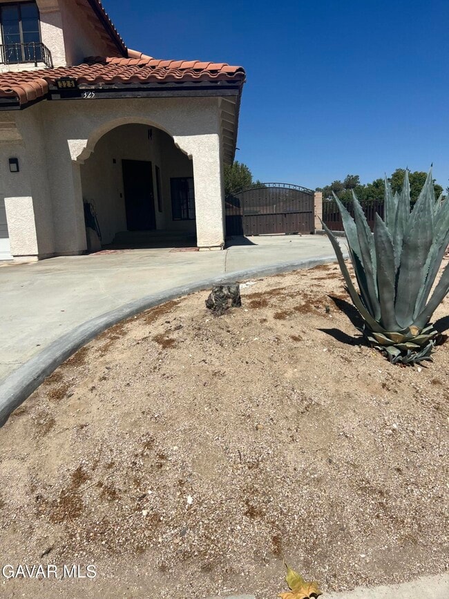 Building Photo - 325 Rainbow Terrace