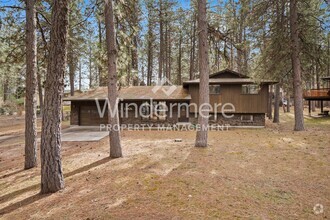 Building Photo - Country Living Multi Level in Ponderosa