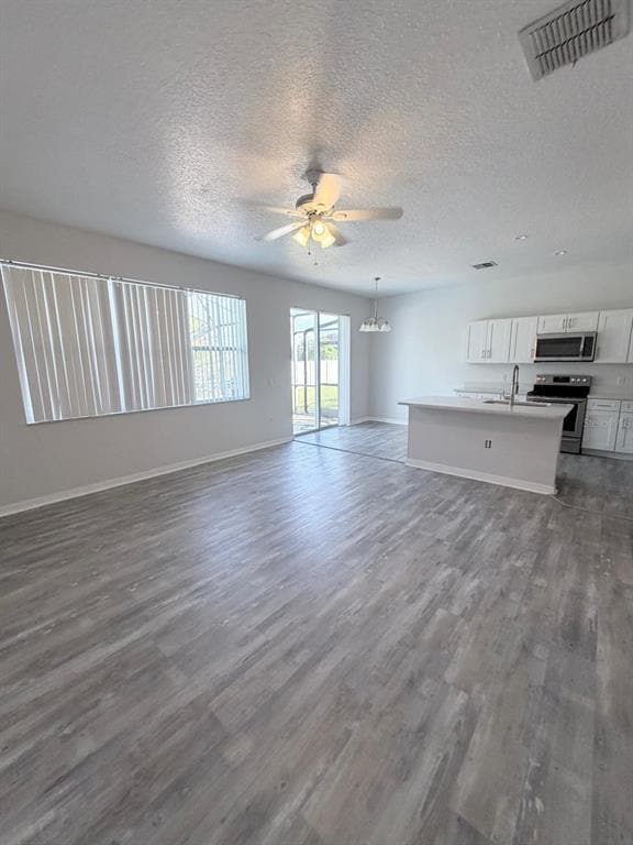 Building Photo - 174 Sand Ridge Dr