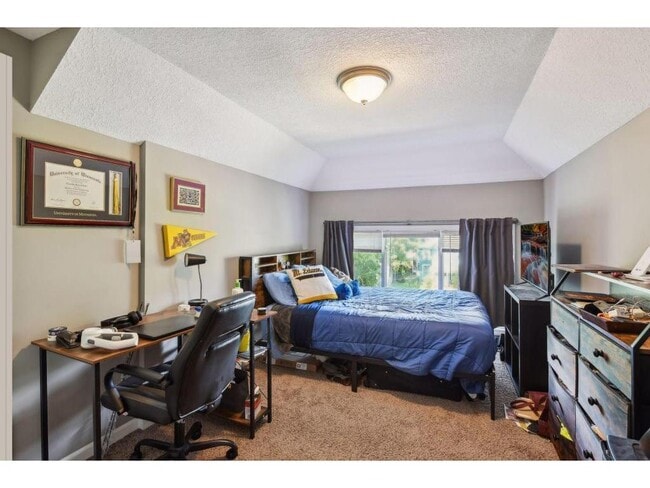 Building Photo - 3023 Dupont Ave S