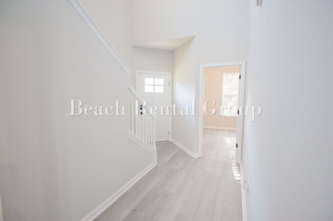 Building Photo - 4 Bedroom in Loris with Screened Patio