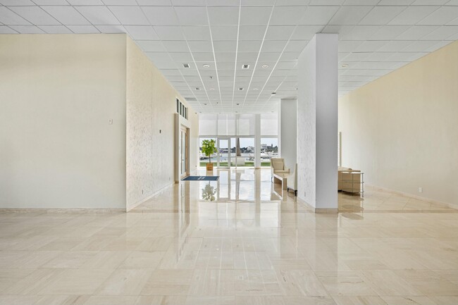 Building Photo - 400 N Flagler Dr