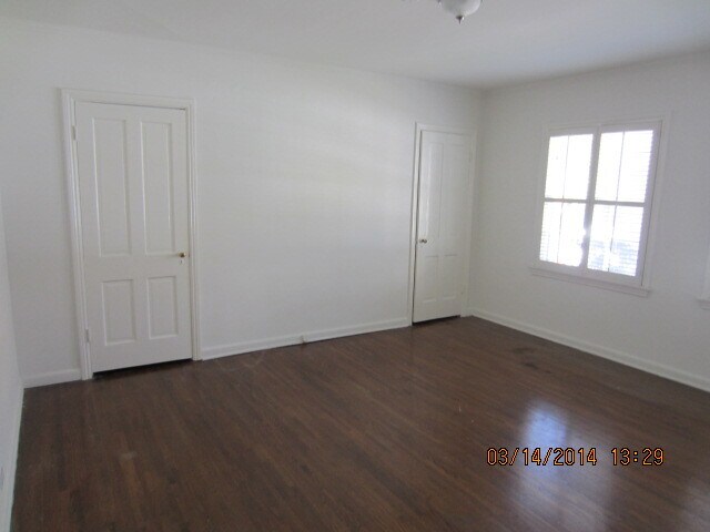 Building Photo - 1000 Tiverton Ave