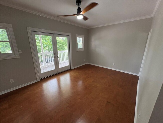 Building Photo - 1204 W 39th St
