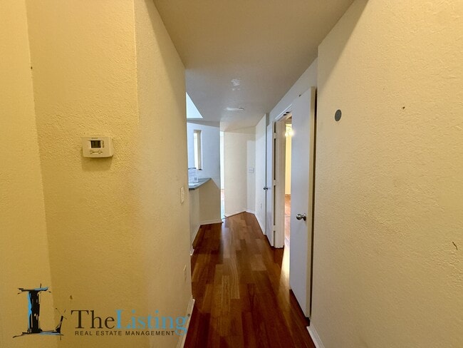 Building Photo - 402 S Armenia Ave