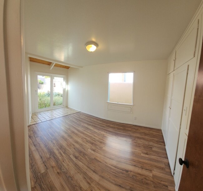 Building Photo - Los Osos Cozy Cottage