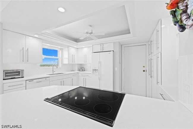 Building Photo - 10691 Gulf Shore Dr