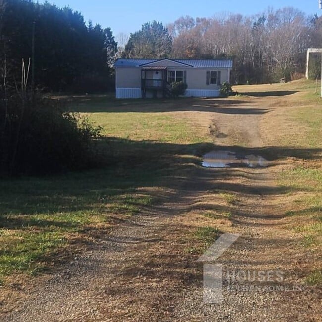 Building Photo - 1418 Anderson Ridge Rd