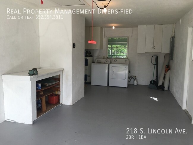 Building Photo - Charming Home/ Quiet Neighborhood - 2/1/1