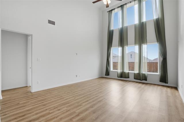 Building Photo - 1216 Rosebay Dr