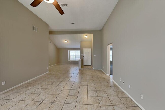 Building Photo - 8514 Greenleaf Lake Dr