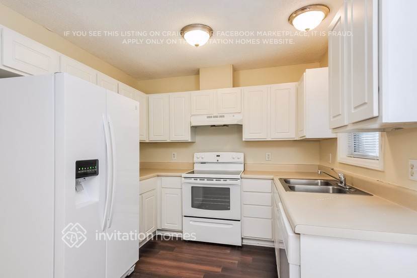 Building Photo - 1064 Mailwood Dr