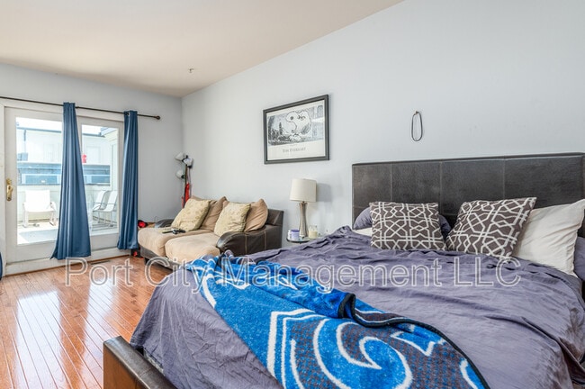 Building Photo - 9 Yogurt Ln