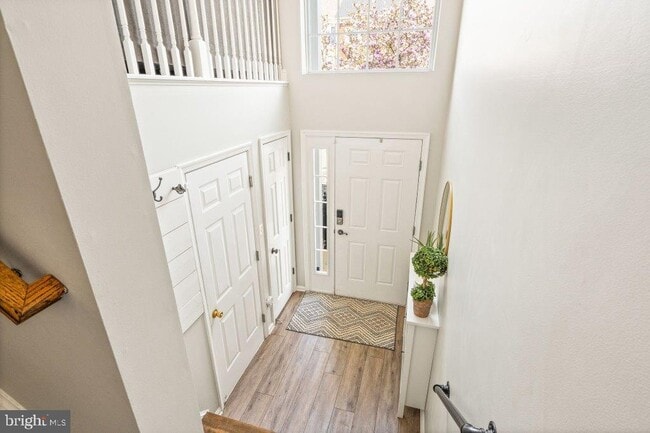 Building Photo - 10136 Pale Rose Loop