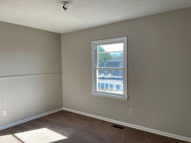 Bedroom 2 - 19 Berkley Ave