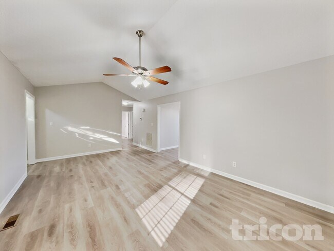 Building Photo - 149 Cambridge Elm Dr