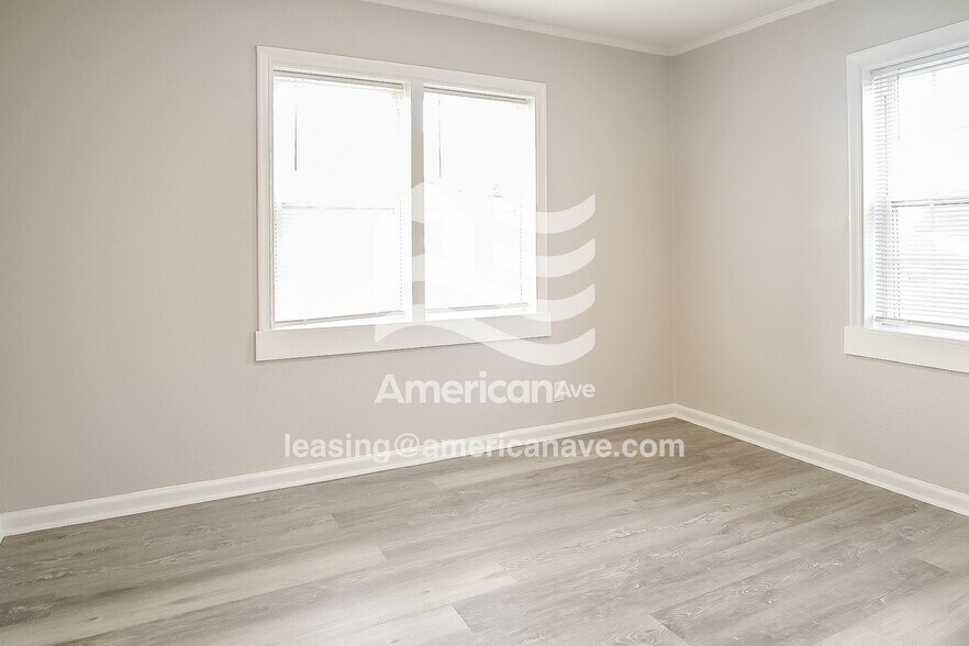 Building Photo - 6316 E 4th Terrace