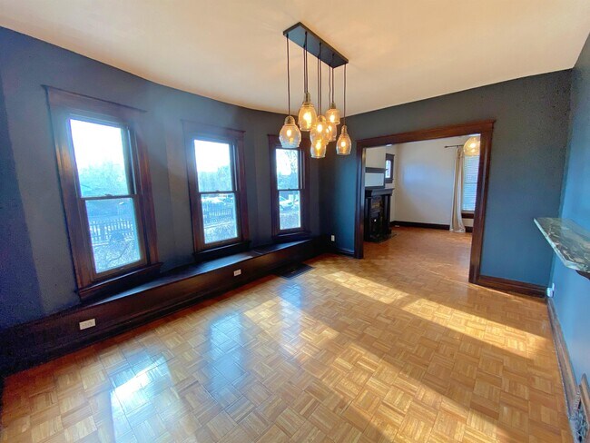 Building Photo - 2445 W 37th Ave