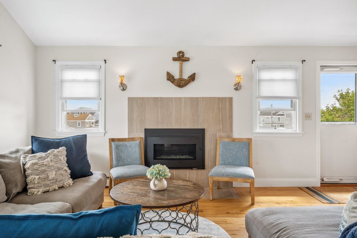 Building Photo - 131 Franklin