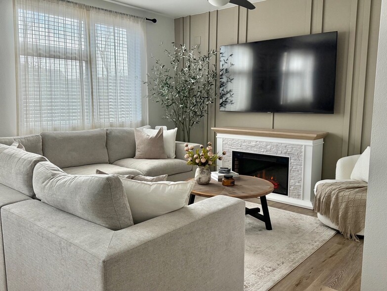 2 bed 2 bath with Island and Office - Napa Creek Village