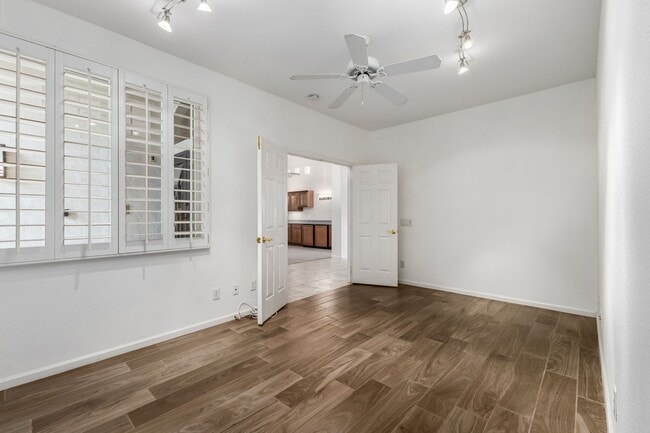 Building Photo - Long term rental in Oakwood with private pool