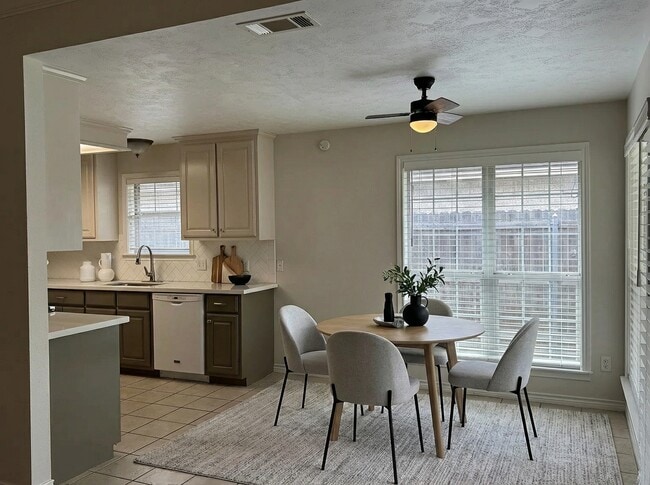 Building Photo - 225 Karten Ln